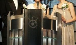 真希和由希在线观看,在线观看的浪漫邂逅