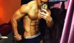 吃瓜网红腹肌男视频,揭秘健身达人日常