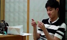 娱乐吃瓜酱胡雷,娱乐吃瓜酱的麻辣点评，揭秘娱乐圈幕后故事